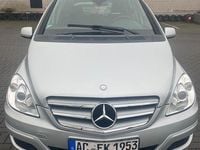 Gebraucht Mercedes B180 116 PS (85 kW) 2010 Silber Van / Kleinbus