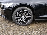 Gebraucht Volvo V60 Plus 197 PS (144 kW) 2025 Schwarz Kombi
