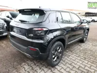 Neu Jeep Avenger Longitude 110 PS (80 kW) 2025 Volcano black SUV