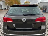 Gebraucht VW Passat 140 PS (102 kW) 2012 Braun Kombi