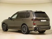 Gebraucht BMW X7 M Sport 352 PS (258 kW) 2025 Grün SUV