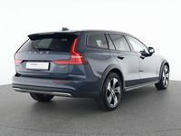 Gebraucht Volvo V60 CC Plus 197 PS (144 kW) 2023 Denim blue / Kombi