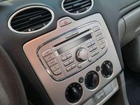 Gebraucht Ford Focus Ambiente 101 PS (74 kW) 2008 Weiß Kombi