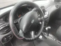 Usado Ford Focus 101 CV (74 kW) 2000 Plateado Familiar