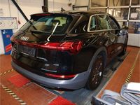 Gebraucht Audi e-tron Basis 230 kW (313 PS) 2021 Schwarz SUV