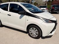 Gebraucht Toyota Aygo 69 PS (50 kW) 2016 Weiß Kleinwagen