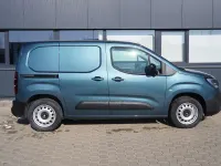 Neu Fiat Doblò 131 PS (96 kW) 2026 Blau Van / Kleinbus