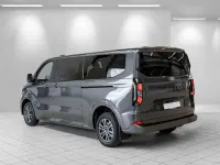 Neu Ford Tourneo Titanium 150 PS (110 kW) 2025 Grau Van / Kleinbus