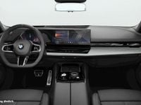Gebraucht BMW 540 M Sport 303 PS (222 kW) 2025 Bmw individual tansanitblau Kombi
