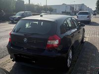 Gebraucht BMW 118 122 PS (89 kW) 2005 Schwarz Kleinwagen