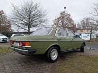 Gebraucht Mercedes 200 60 PS (44 kW) 1979 Grün Limousine