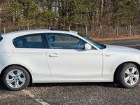 Gebraucht BMW 118 Advantage 143 PS (105 kW) 2011 Weiß Kleinwagen