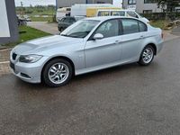 Gebraucht BMW 318 129 PS (94 kW) 2006 Silber Limousine