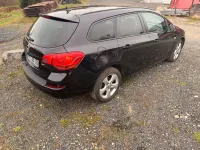 Gebraucht Opel Astra 125 PS (91 kW) 2011 Schwarz Kombi