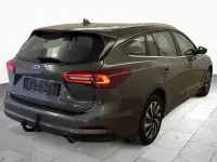 Gebraucht Ford Focus Titanium 120 PS (88 kW) 2022 Grau Limousine