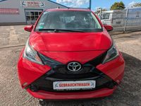 Gebraucht Toyota Aygo X-play 69 PS (50 kW) 2015 Rot Kleinwagen