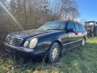 Gebraucht Mercedes E220 136 PS (100 kW) 2003 Blau Kombi