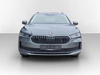 Neu Skoda Superb Selection 150 PS (110 kW) 2026 Grau Kombi