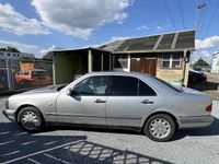 Gebraucht Mercedes E240 Elegance 170 PS (125 kW) 1999 Silber Limousine