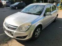 Gebraucht Opel Astra 116 PS (85 kW) 2009 Silber Limousine
