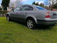 Gebraucht VW Passat 101 PS (74 kW) 2003 Grau Limousine