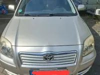 Gebraucht Toyota Avensis 116 PS (85 kW) 2005 Silber Limousine