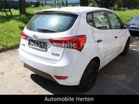 Gebraucht Hyundai ix20 Classic 90 PS (66 kW) 2011 Weiß Kleinwagen