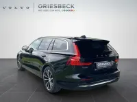 Używany Volvo V60 Core 455 KM (334 kW) 2023 Czarny Kombi