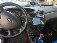 Usata Ford Focus 101 CV (74 kW) 2004 Argento Utilitaria