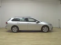 Second-hand VW Golf VIII Life 116 CP (85 kW) 2022 Argintiu Berlinǎ