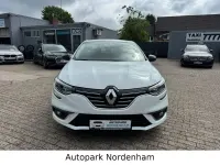 Gebraucht Renault Mégane LIMITED 116 PS (85 kW) 2018 Weiß Limousine