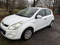 Gebraucht Hyundai i20 77 PS (56 kW) 2011 Weiß Kleinwagen