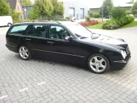 Gebraucht Mercedes E240 Avantgarde 170 PS (125 kW) 2002 Schwarz Limousine