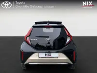 Gebraucht Toyota Aygo X X-plore 72 PS (52 kW) 2022 Ginger beige metallic/ night sky black SUV