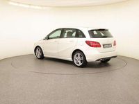 Gebraucht Mercedes B200 Urban 156 PS (114 kW) 2018 Zirrusweiß Van / Kleinbus