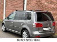 Gebraucht VW Touran 140 PS (102 kW) 2011 Grau Van / Kleinbus