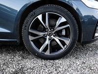 Gebraucht Volvo V60 Plus 197 PS (144 kW) 2025 Denim blue / metallic Kombi