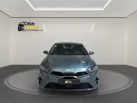 Gebraucht Kia Ceed Vision 140 PS (102 kW) 2024 Yuka steel gray Kleinwagen
