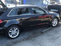 Second-hand Audi A3 Ambiente 105 CP (77 kW) 2014 Negru Berlinǎ