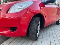 Gebraucht Toyota Yaris 69 PS (50 kW) 2007 Rot Kleinwagen