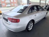 Gebraucht Audi A4 Ambiente 170 PS (125 kW) 2012 Eissilber (metallic) Limousine