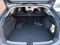 Neu Skoda Superb Selection 204 PS (150 kW) 2026 Grau Kombi