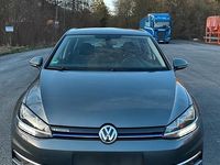Gebraucht VW Golf VII 131 PS (96 kW) 2019 Grau Kleinwagen