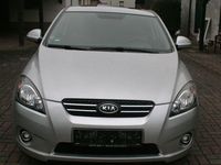 Gebraucht Kia Ceed 126 PS (92 kW) 2008 Silber Kleinwagen