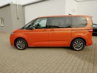 Käytetty VW Multivan Energetic 160 HP (117 kW) 2022 Oranssi Tila-auto