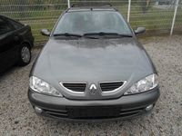 Gebraucht Renault Mégane GrandTour 95 PS (69 kW) 2000 Grau metallic Kombi