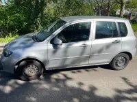 Usata Mazda 2 85 CV (62 kW) 2006 Argento Utilitaria
