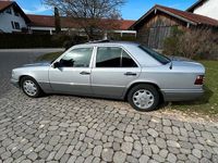 Usata Mercedes E250 113 CV (83 kW) 1994 Argento Berlina