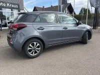Gebraucht Hyundai i20 Trend 101 PS (74 kW) 2020 Grau Kleinwagen