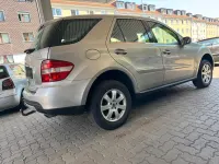 Gebraucht Mercedes ML280 190 PS (139 kW) 2007 Gold SUV